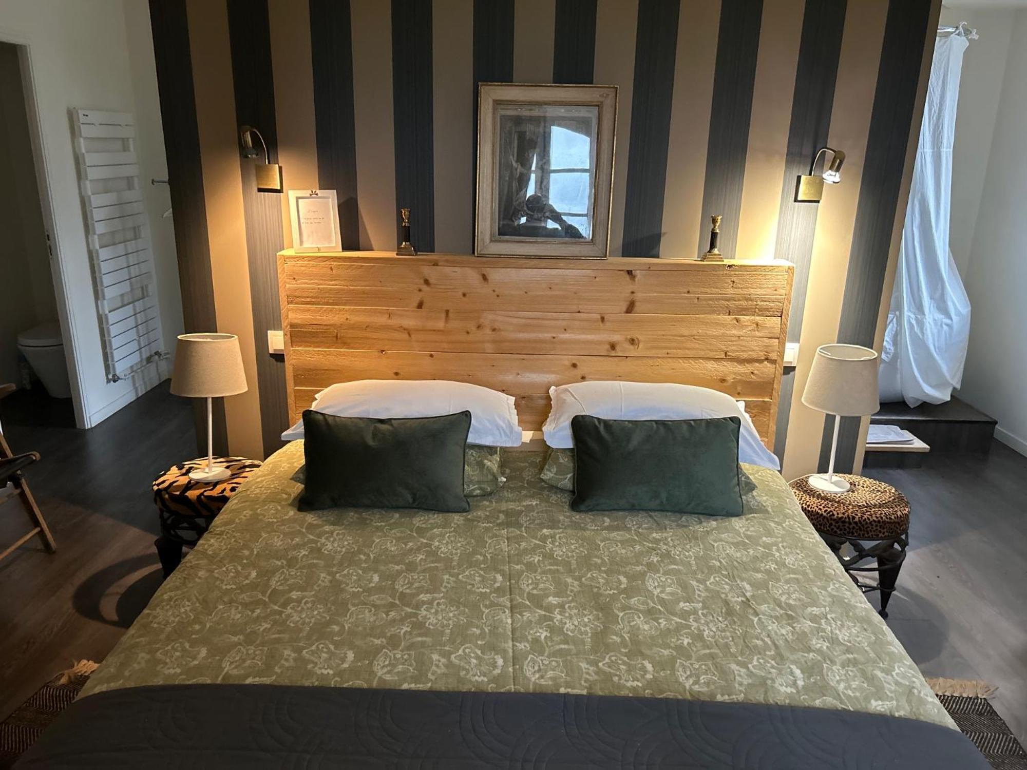 Neuvy-au-Houlme Le Manoir Du Ribardon Bed & Breakfast エクステリア 写真